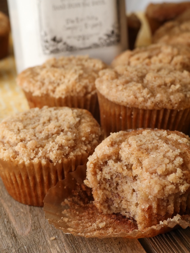 banana bread streusel muffins