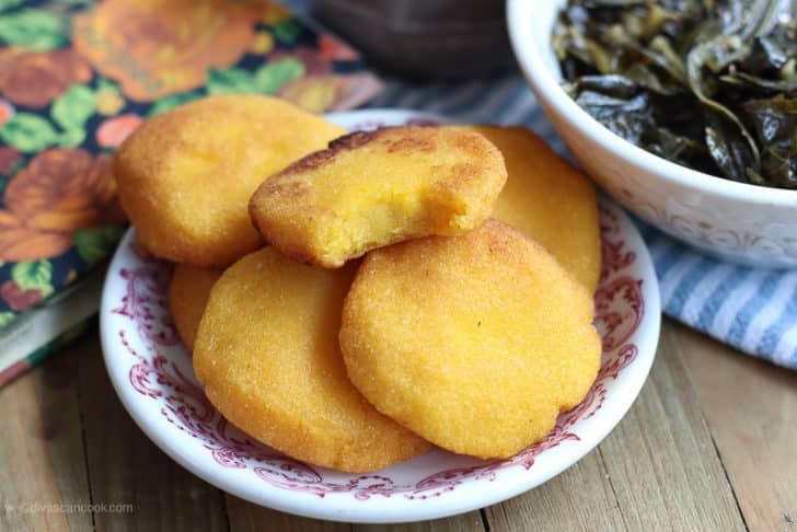 southern cornbread cakes